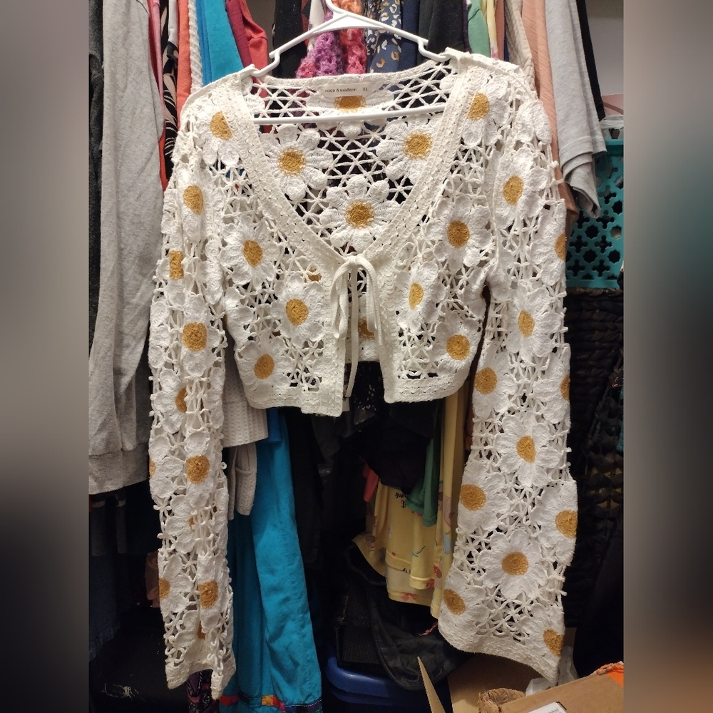 Girls Moon & Madison White Floral Crochet Cardigan